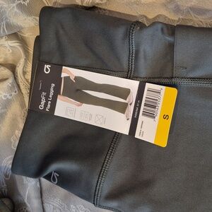 GapFit Flare Leggings